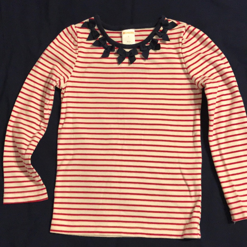 Girls top size 5, like new